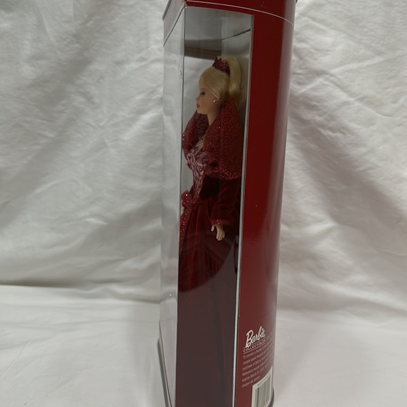 Holiday Celebration Barbie - Picture 4 of 9